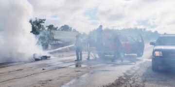 Dos jóvenes resultan lesionados tras choque en la Tampico-Valles