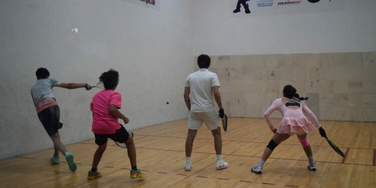 La Asociación de Racquetbol invita al Torneo de la Raza