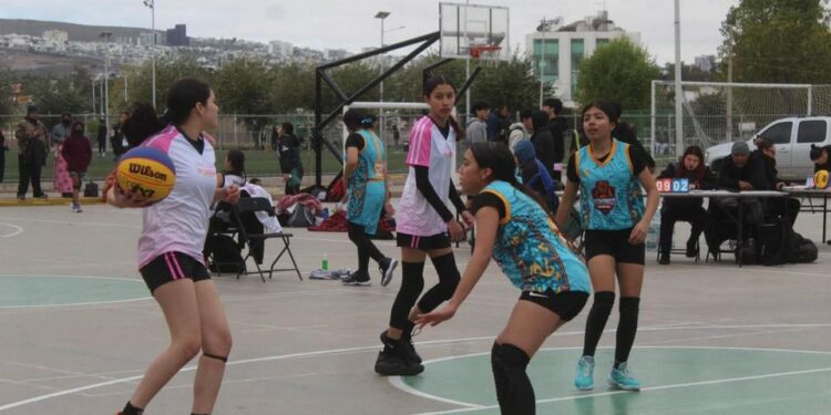 Regresa el Torneo de Básquetbol “La Raza” al Club Deportivo 2000