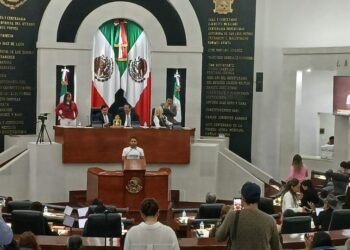 El Congreso de SLP avala minuta para prohibir doble nacionalidad en candidatos a cargos ejecutivos