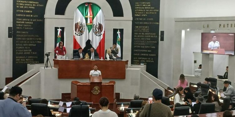 El Congreso de SLP avala minuta para prohibir doble nacionalidad en candidatos a cargos ejecutivos