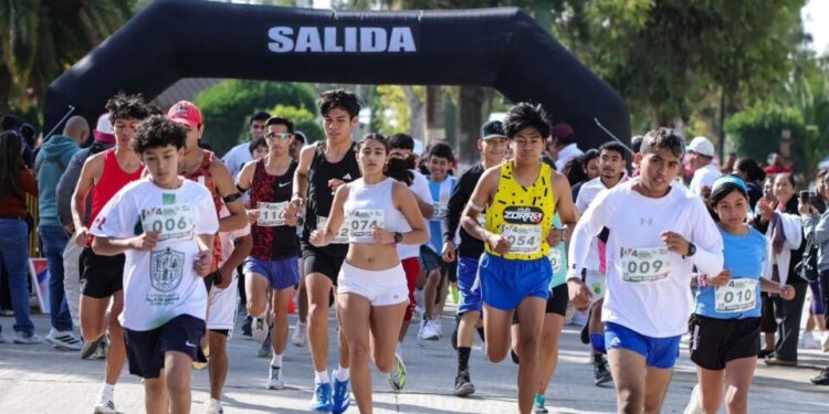 Villa de Arriaga vive con éxito la IV Carrera Atlética de las Fiestas Patrias