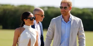 Carlos III ratifica que Enrique y Meghan se mantendrán sin representación oficial tras su retorno a Gran Bretaña