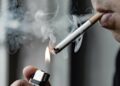 El otro efecto del cigarrillo: un estudio lo vinculó con más soledad y aislamiento