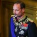 Haakon VIII jura como rey de Noruega; Mette-Marit ausente por problemas de salud