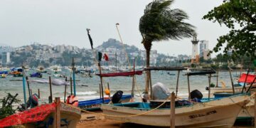 ¿Dónde y cuándo tocaría tierra el huracán ‘Polo’? Marina emite alerta