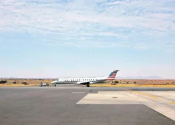 Avión de American Eagle aterriza de emergencia en Zacatecas tras reportar falla en pleno vuelo