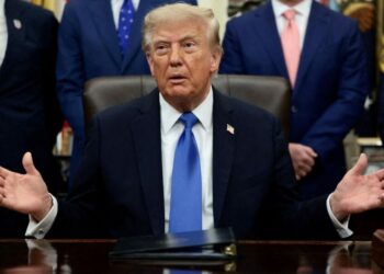 Donald Trump rechaza mayor regulación en Inteligencia Artificial y asegura que Estados Unidos no puede perder la carrera tecnológica