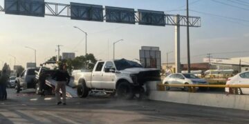 Un muerto y cuatro heridos tras choque en el Distribuidor Juárez