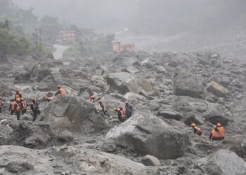 Nepal eleva a más de mil los muertos por las inundaciones