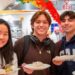 Críticas a Stanford por borrar con IA a un estudiante hispano de una foto publicitaria