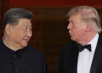 Trump planteó a Xi venderle armas a China, afirma embajador de EE.UU.
