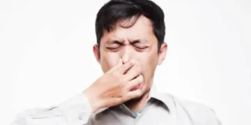 ¿Dejar de bañarse atrae el amor? Esto es el “pheromone-maxxing” que se ha viralizado en TikTok