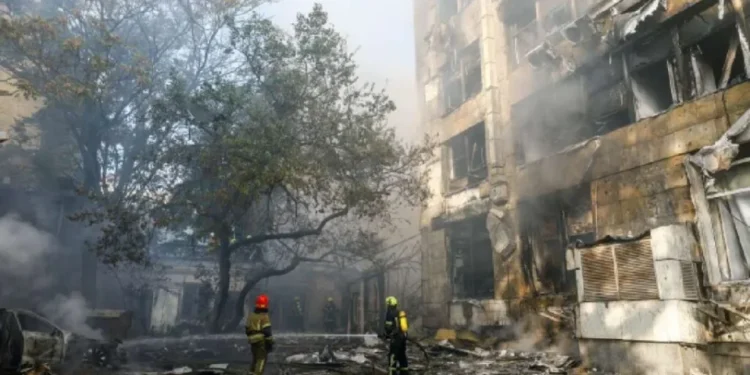 Dron ruso impacta Academia de Ciencias de Ucrania: reportan un muerto y tres heridos