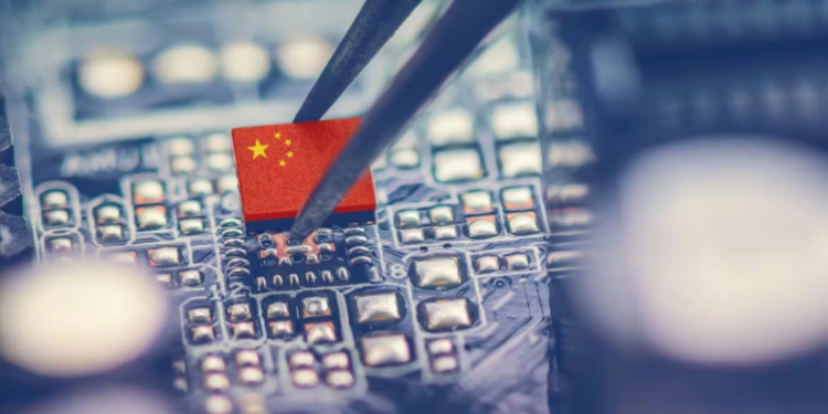 Las exportaciones de China se disparan en agosto por la demanda de IA y alta tecnología