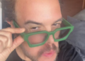 Aleks Syntek reaparece sin peluquín y publica mensajes en redes sociales