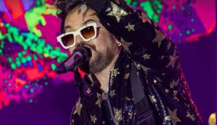 Aleks Syntek se despide de México tras la polémica: “Alejarme significa salvación mental y espiritual”