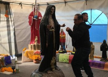 La Santa Muerte gana terreno en los festejos callejeros de San Luis Potosí: Policía capitalina