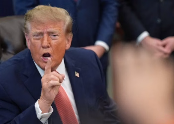 Siete de cada 10 estadunidenses dudan que Trump acepte resultado electoral si ganan los demócratas