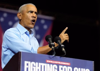 Obama arremete contra Trump en campaña electoral y llama a frenar al Gobierno republicano