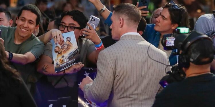 ¿John Cena se molestó en México? Su actitud durante la premiere de ‘Matchbox’ llamó la atención