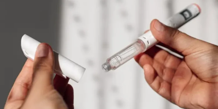 El consumo de fármacos para perder peso impulsa la venta de cosméticos y productos para la piel, reporta L’Oréal