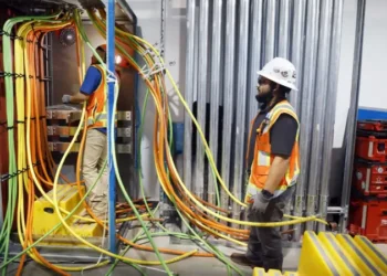 La fotónica, la tecnología que busca reducir el consumo de energía de los centros de datos de la IA