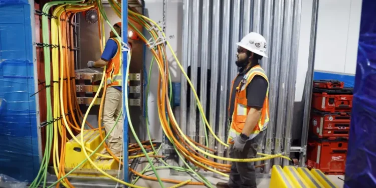 La fotónica, la tecnología que busca reducir el consumo de energía de los centros de datos de la IA
