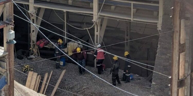 Mueren sepultados dos trabajadores de una mina en Pachuca