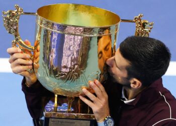 Djokovic conquista su séptimo Pekín tras la retirada de De Miñaur