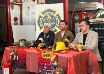 VIDEO | Bomberos metropolitanos recaudan 150 mil pesos en carrera