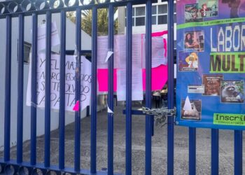Estudiantes toman la FCA
