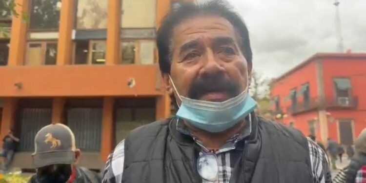 Jubilados del Gobierno estatal exigen pagos pendientes por años de servicio