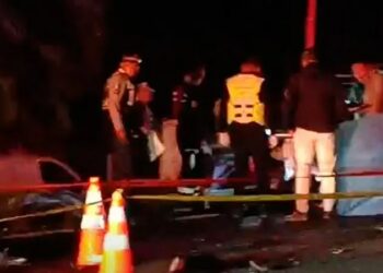 Muere pareja de jóvenes tras ser arrollada en la carretera 57