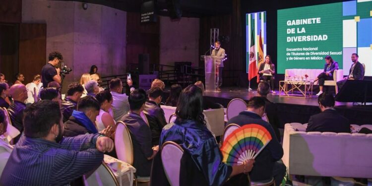 Entregan reconocimientos a más de 45 participantes de taller literario en Escalerillas