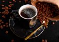 ¿Más café, mejor ánimo? Estudio encuentra efectos positivos de la cafeína en la microbiota intestinal y el bienestar emocional