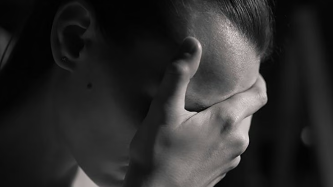 Aislamiento y cambios en el sueño pueden ser señales de alerta sobre la salud mental