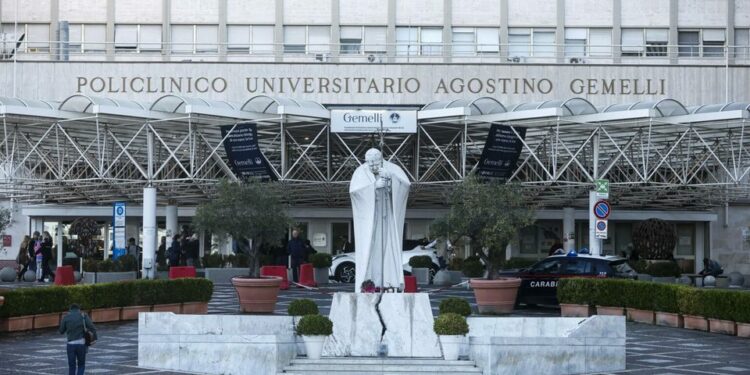 Nuevo parte médico del papa León XIV: “pasó una noche tranquila” tras ser operado de un tumor en el pulmón