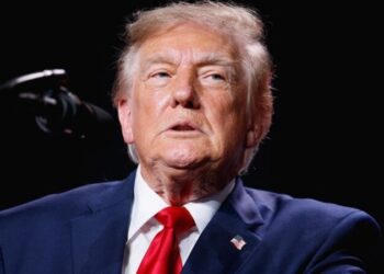 Manifestantes interrumpen a Trump durante mitin en Texas