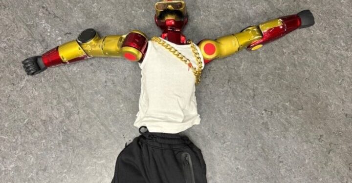 Robot presuntamente acosa sexualmente a adolescente en Alemania; policía investiga el caso