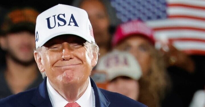 Trump ahora insulta a periodistas de CNN y ABC News; las llama ‘tonta’ y ‘estúpida’