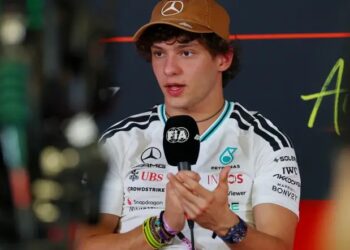 Kimi Antonelli persigue número mágico en Austin para ser campeón