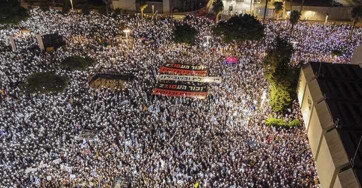 Miles de israelíes exigieron en Tel Aviv una comisión de investigación sobre el 7 de Octubre