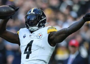 NFL debuta en Francia con victoria de Steelers y touchdown histórico de Aaron Rodgers