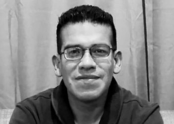 Acusan a ganador de premio literario de usar inteligencia artificial para escribir su novela