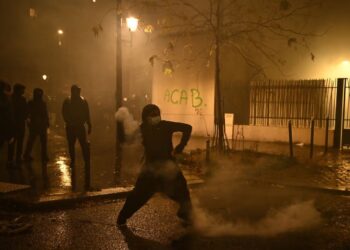 Nueva jornada de violencia durante protestas en Francia y España