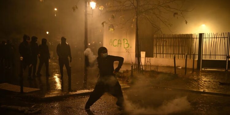 Nueva jornada de violencia durante protestas en Francia y España