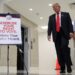 Trump emite voto anticipado para elecciones de medio término en Florida