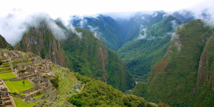 Turismo en Perú pierde fuerza pese al atractivo mundial de Machu Picchu