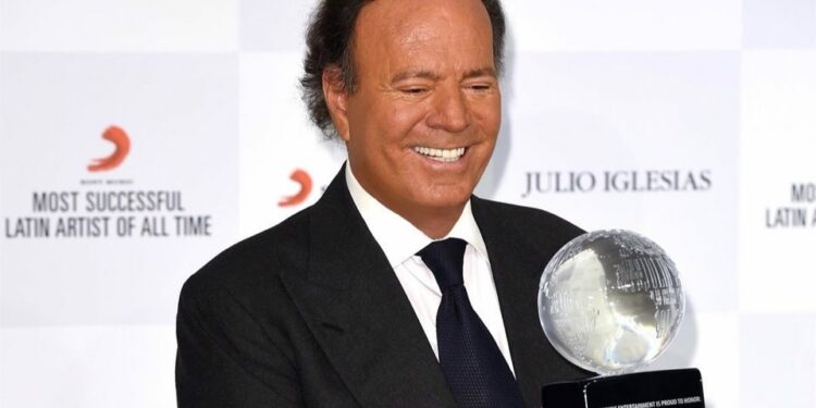 Fiscalía avala investigar a Julio Iglesias por abuso sexual
